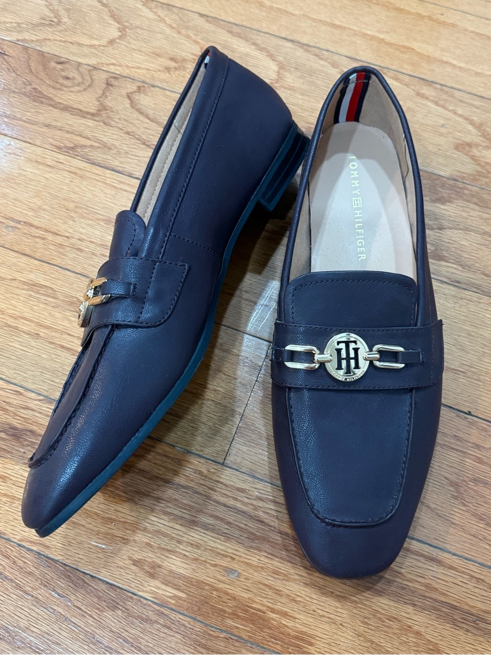 Tommy Hilfiger Burgundy Loafers – Women’s 9.5